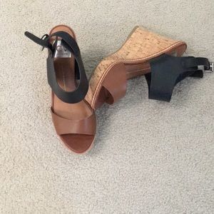 Two toned wedges